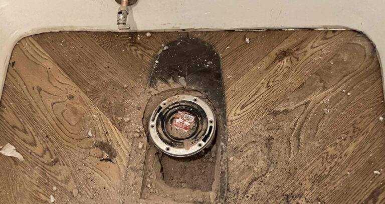 Bathroom Smells Like Sewage? Here’s What’s Causing It and What to Do