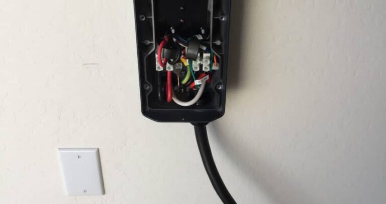 How to Choose an EV Charger Installer in Phoenix